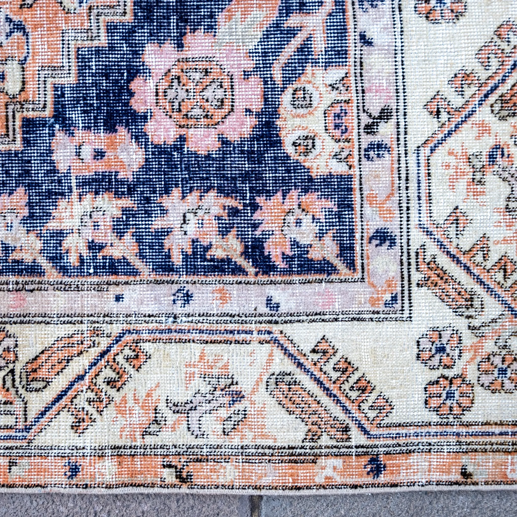 3275 Handwoven Vintage Rug 4'11x8'4