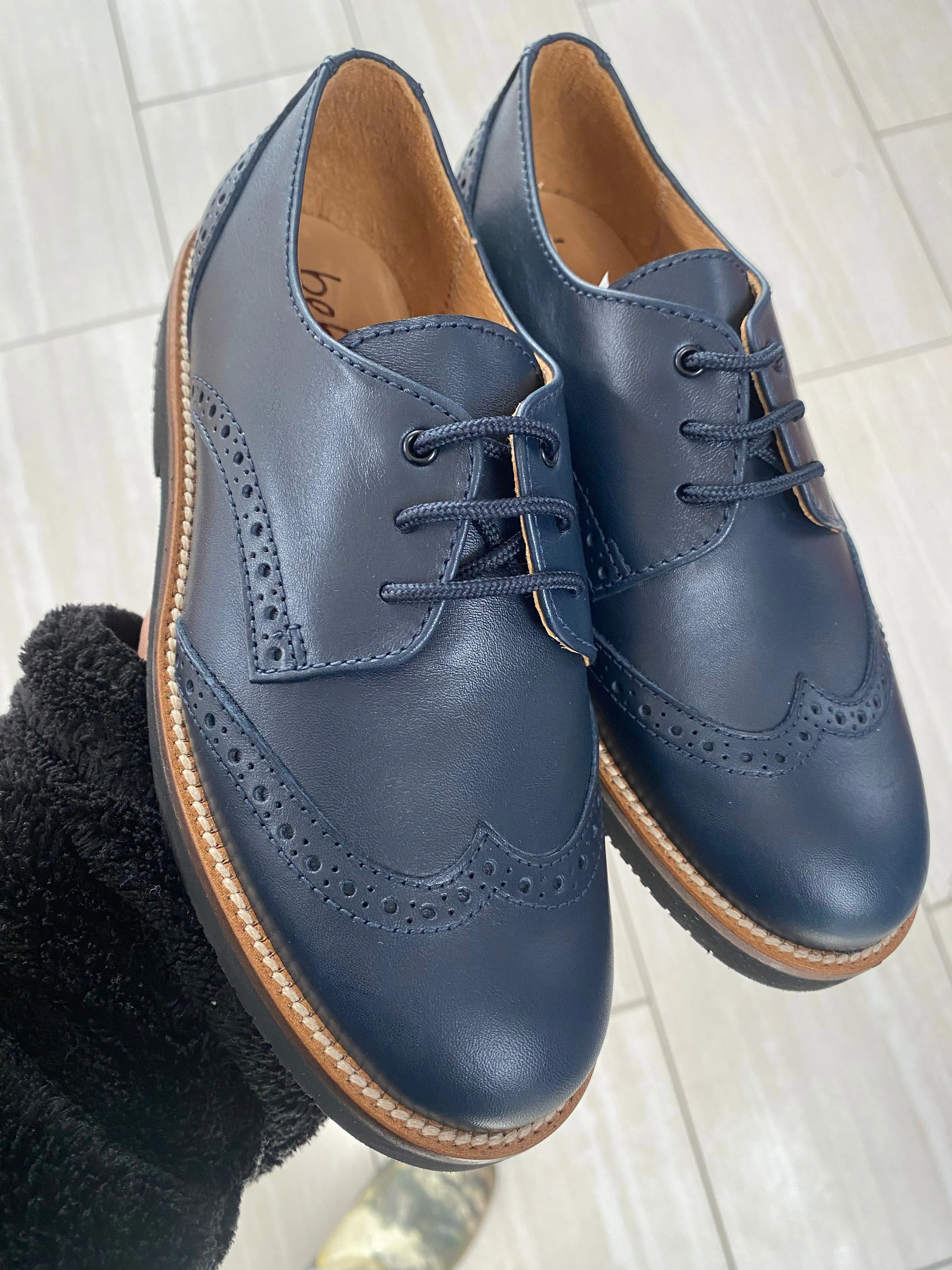 Beberlis Navy Wingtip Dress Shoe