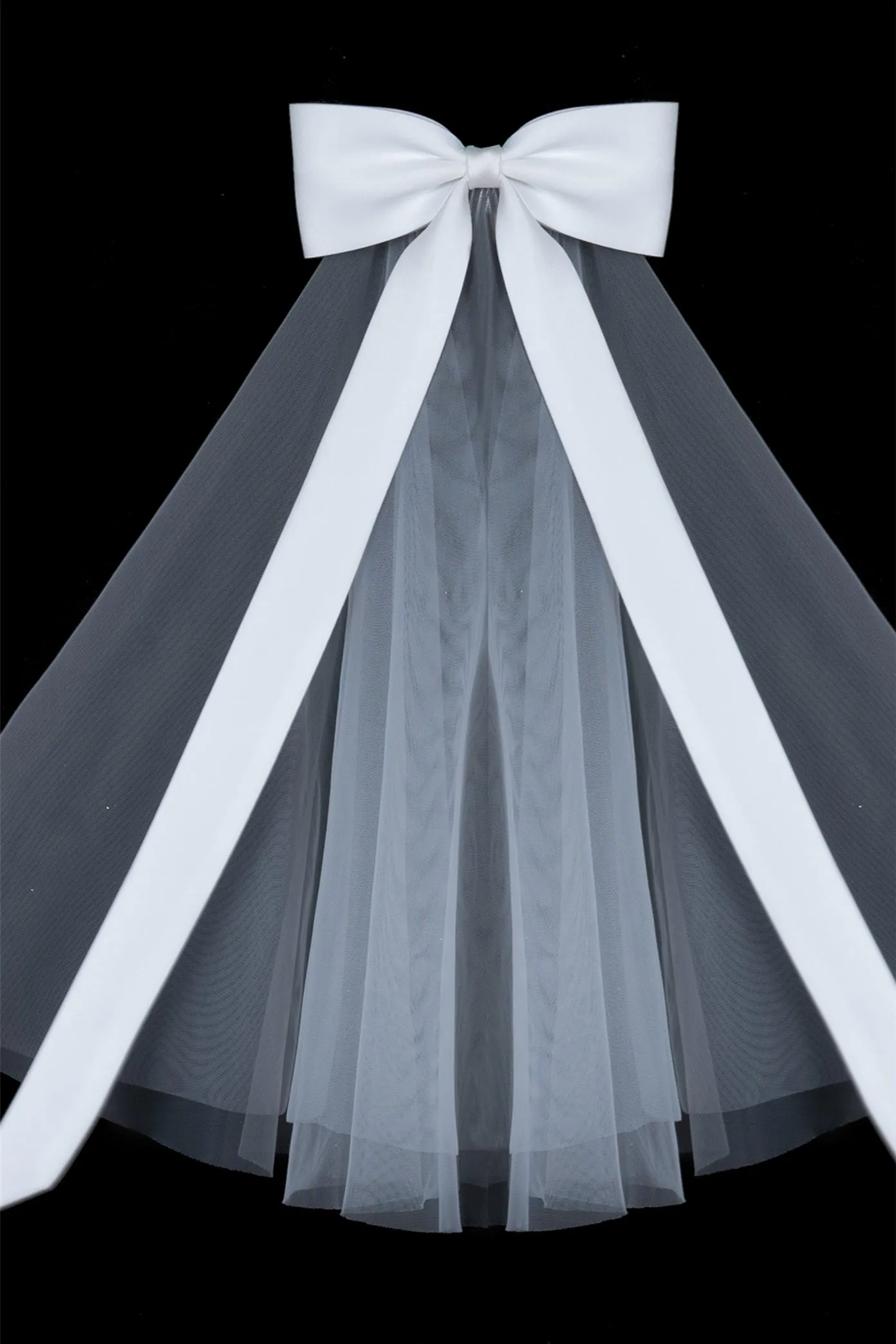 Cornelia Elegant With Bowtie Wedding Veils
