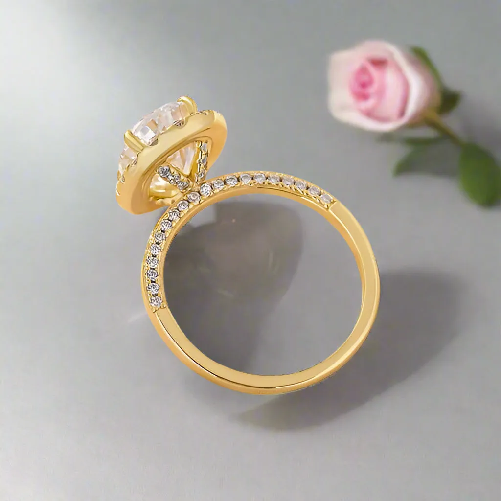 Elegant Yellow Gold Oval Cut Halo Engagement Ring