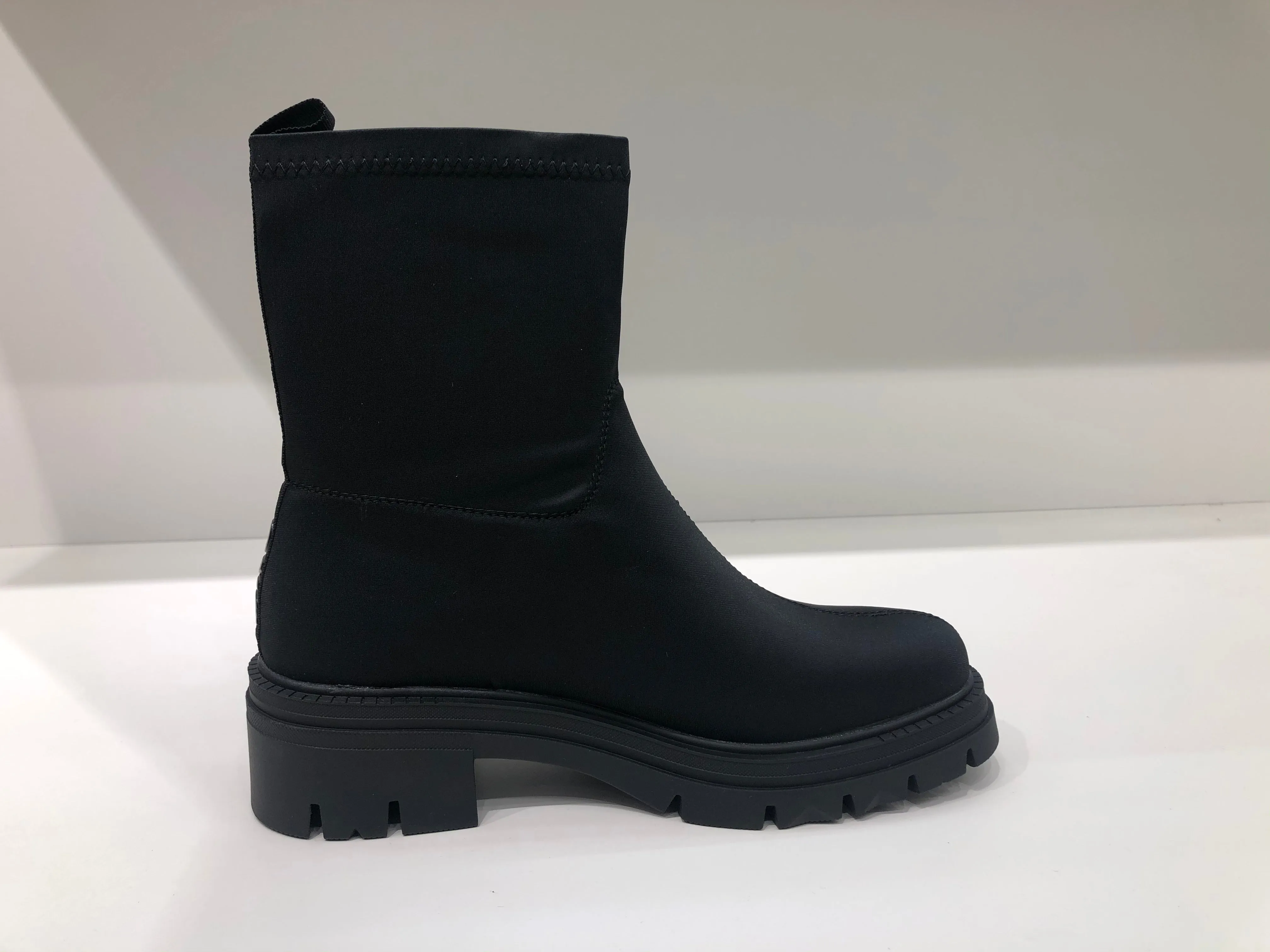 TEMPO BLACK