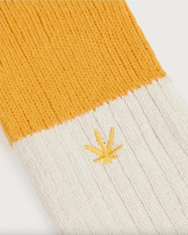 THINKING MU Yellow Hemp Peu Socks