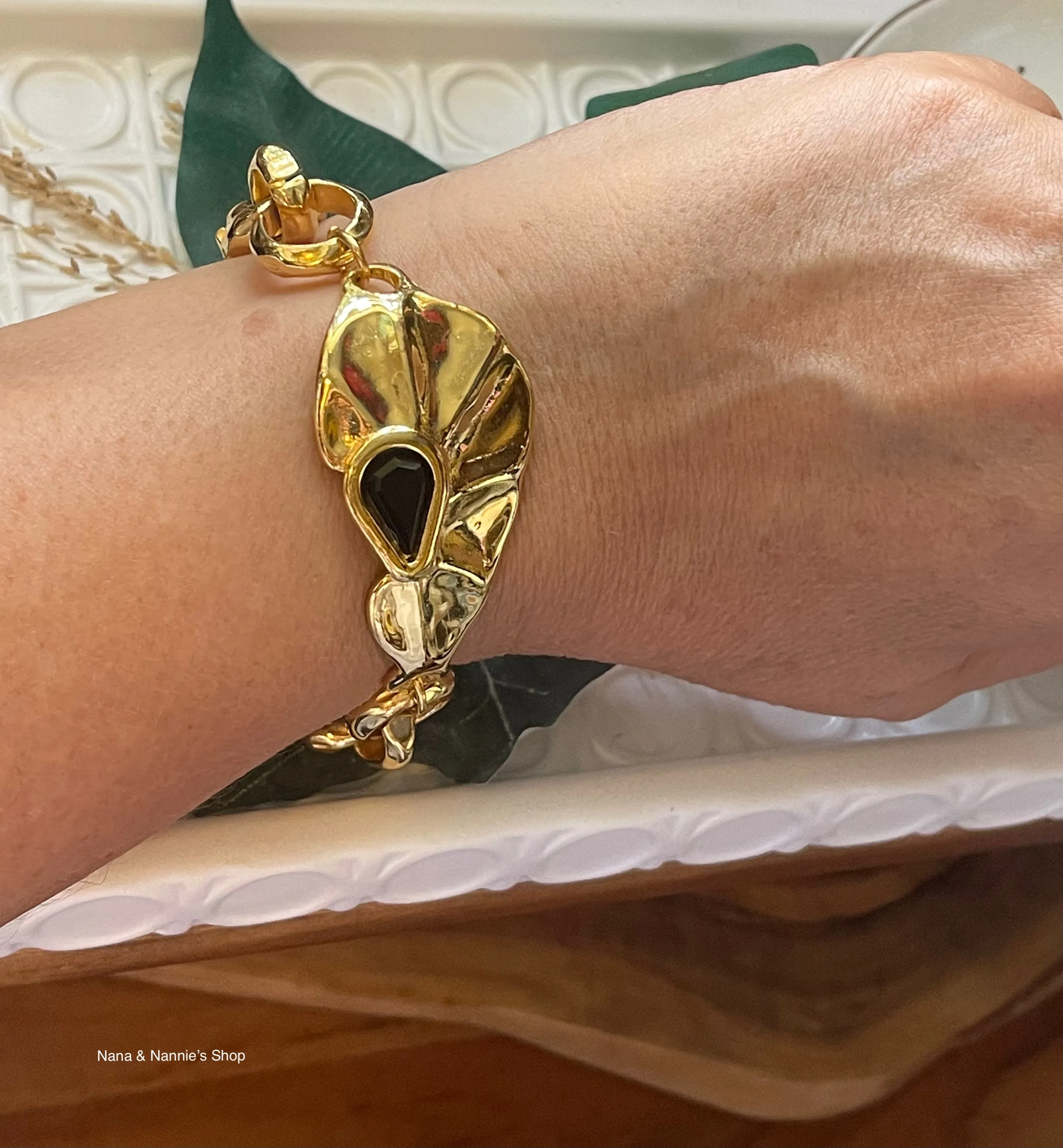 Tra-la-ra necklace