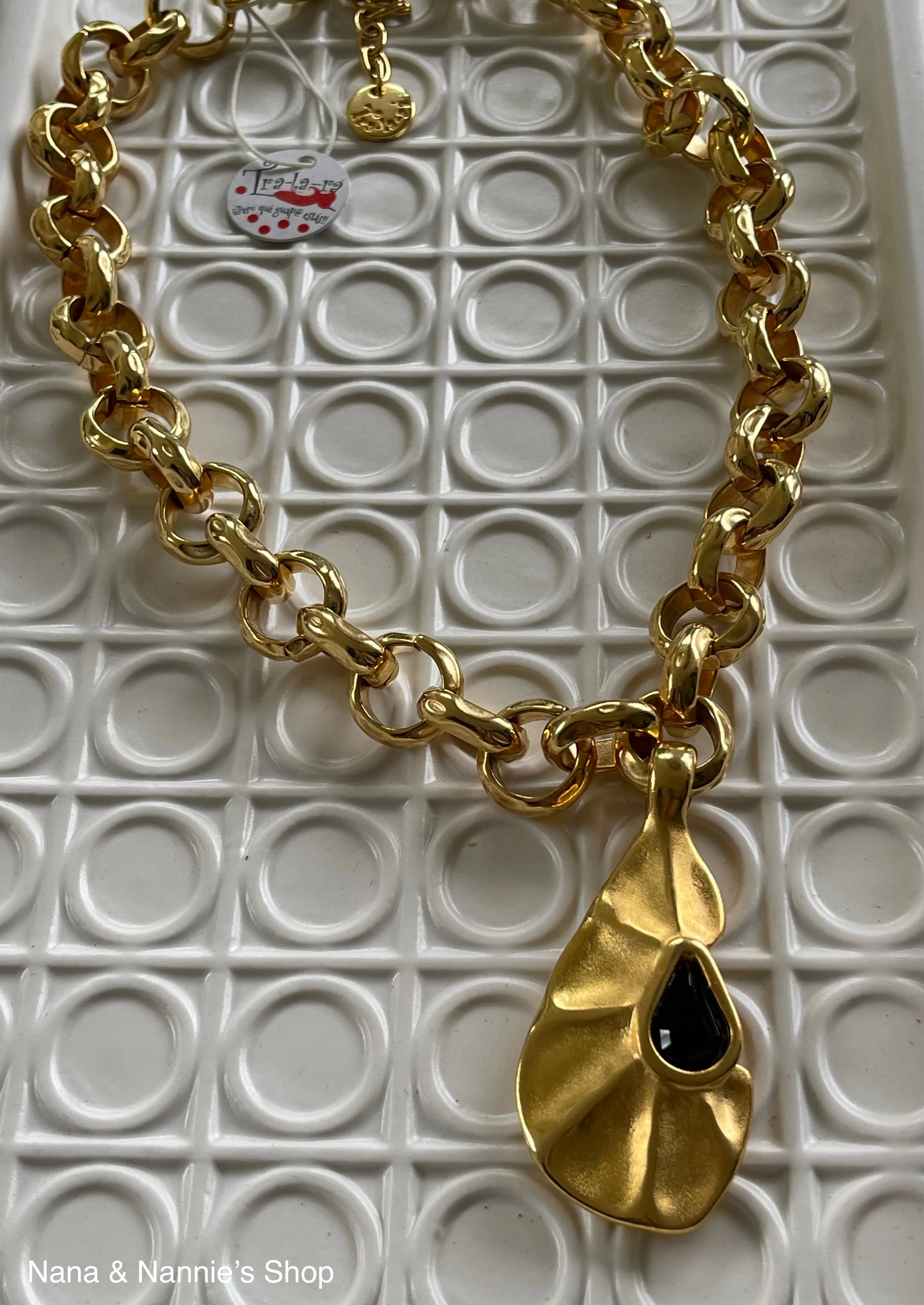 Tra-la-ra necklace