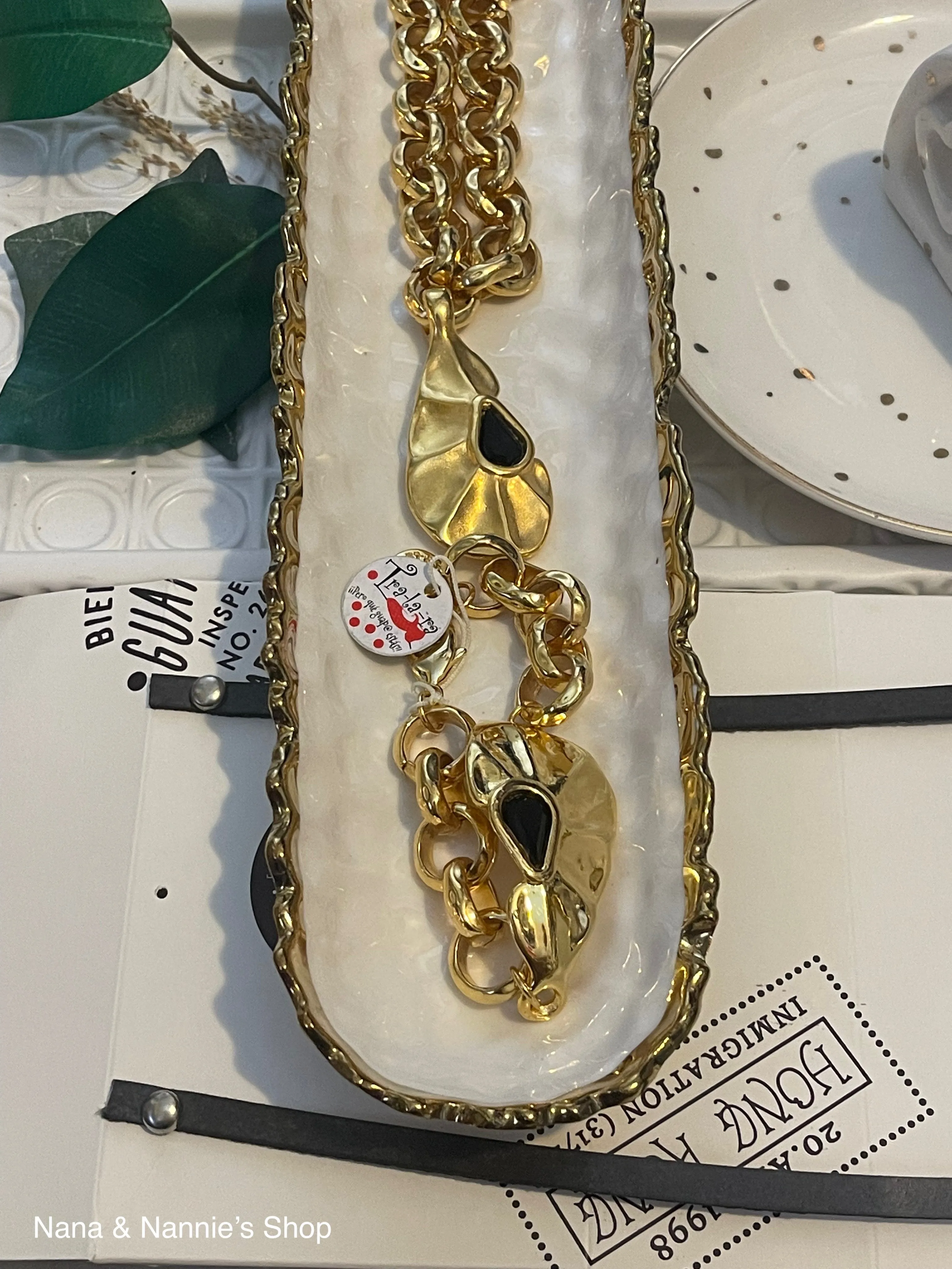 Tra-la-ra necklace
