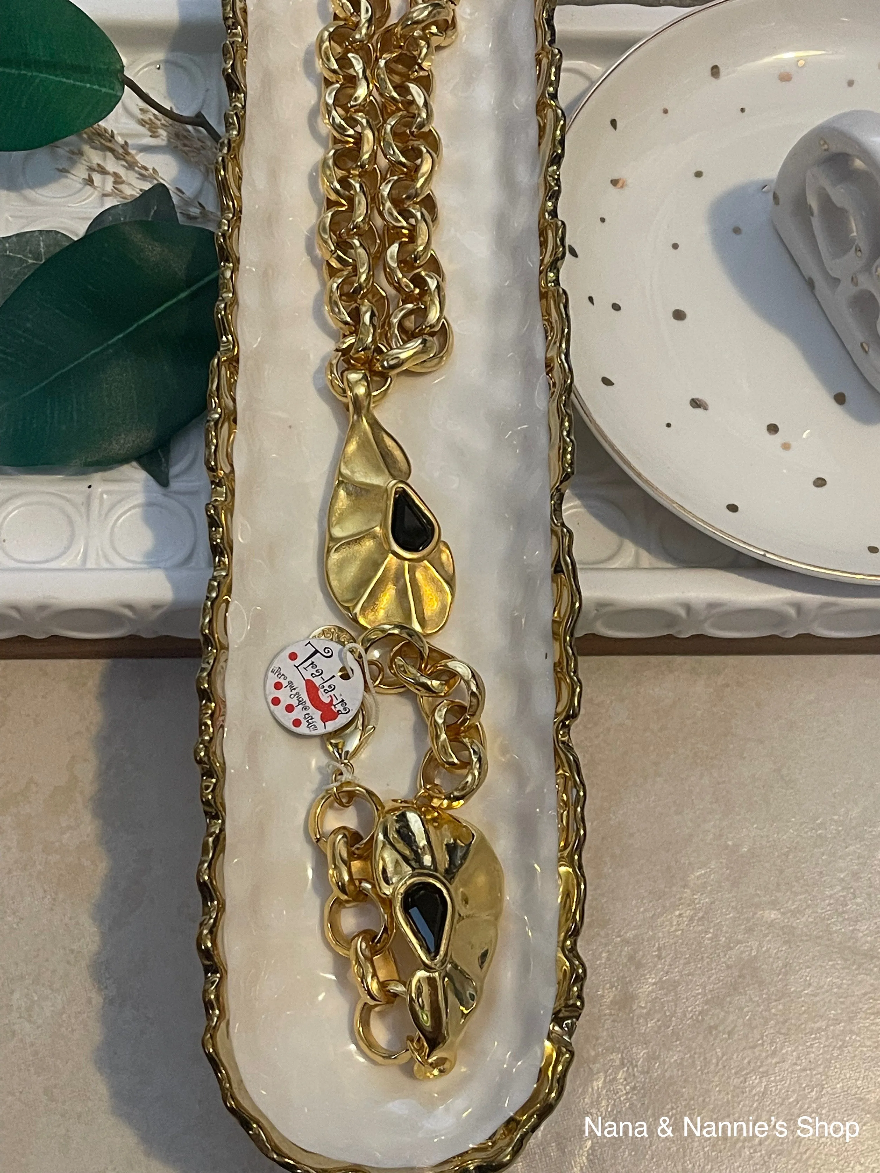 Tra-la-ra necklace