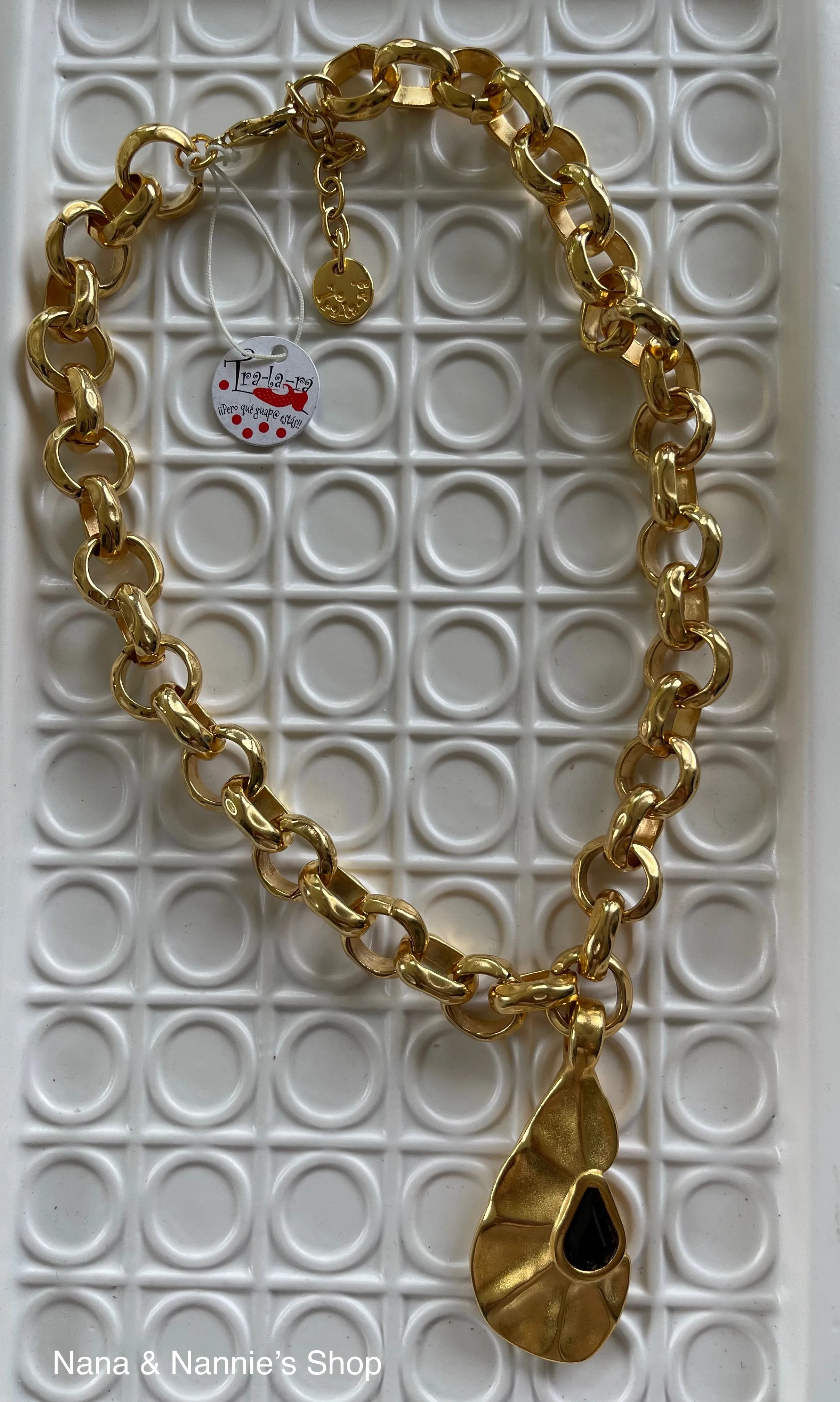 Tra-la-ra necklace