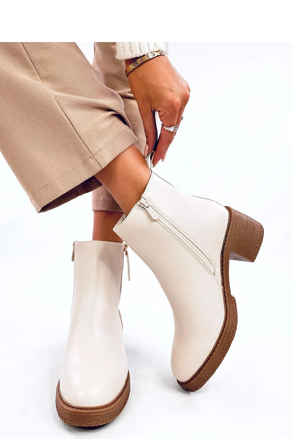 Trendy leather Boots